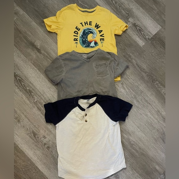 Bundle of 3 boys t shirts. - Picture 1 of 7